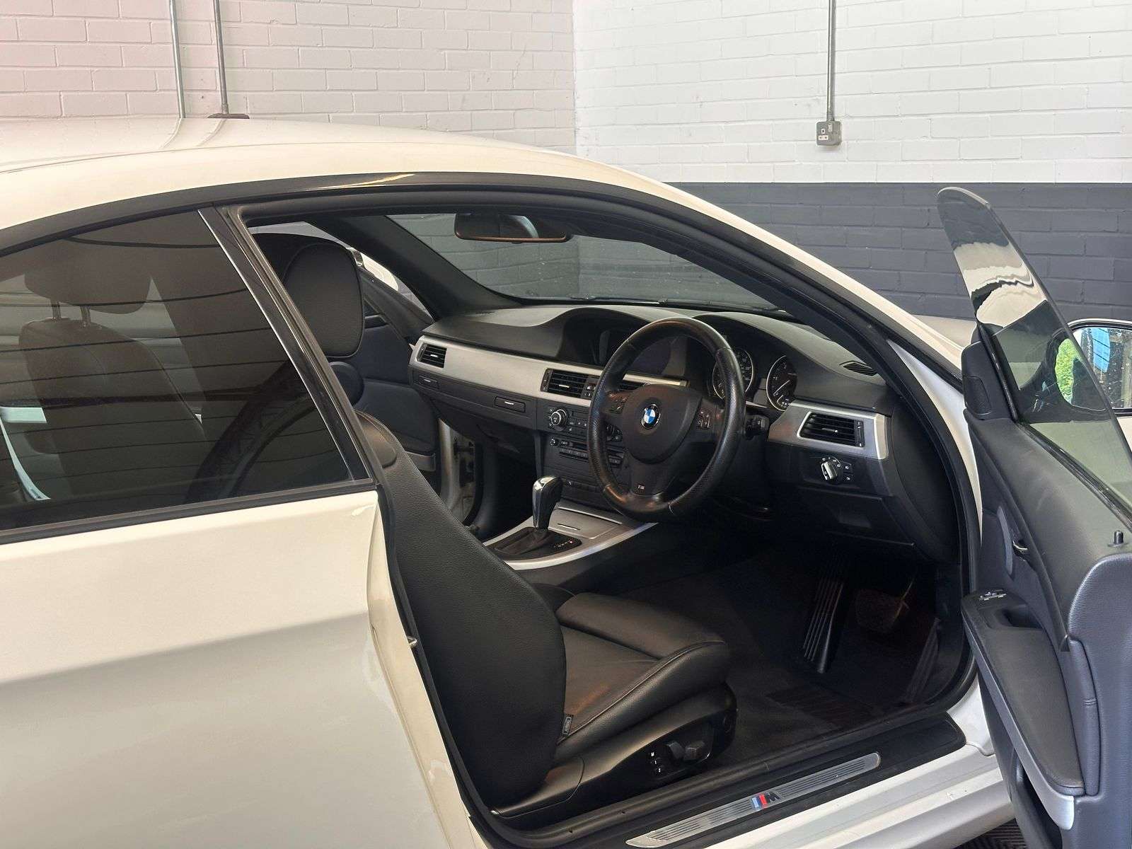 2011 BMW 3 SERIES 2011 BMW 3 SERIES