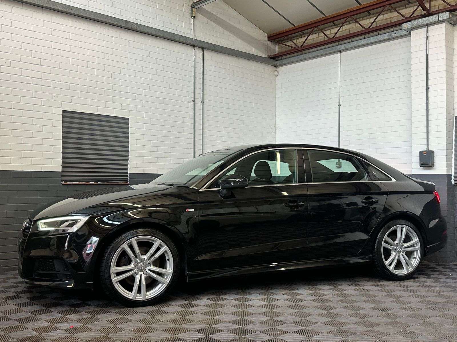 A 2019 AUDI A3 2.0 TFSI 40 S line Saloon 4dr Petrol S Tronic quattro Euro 6 (s/s) (190 ps) A 2019 AUDI A3 2.0 TFSI 40 S line Saloon 4dr Petrol S Tronic quattro Euro 6 (s/s) (190 ps)