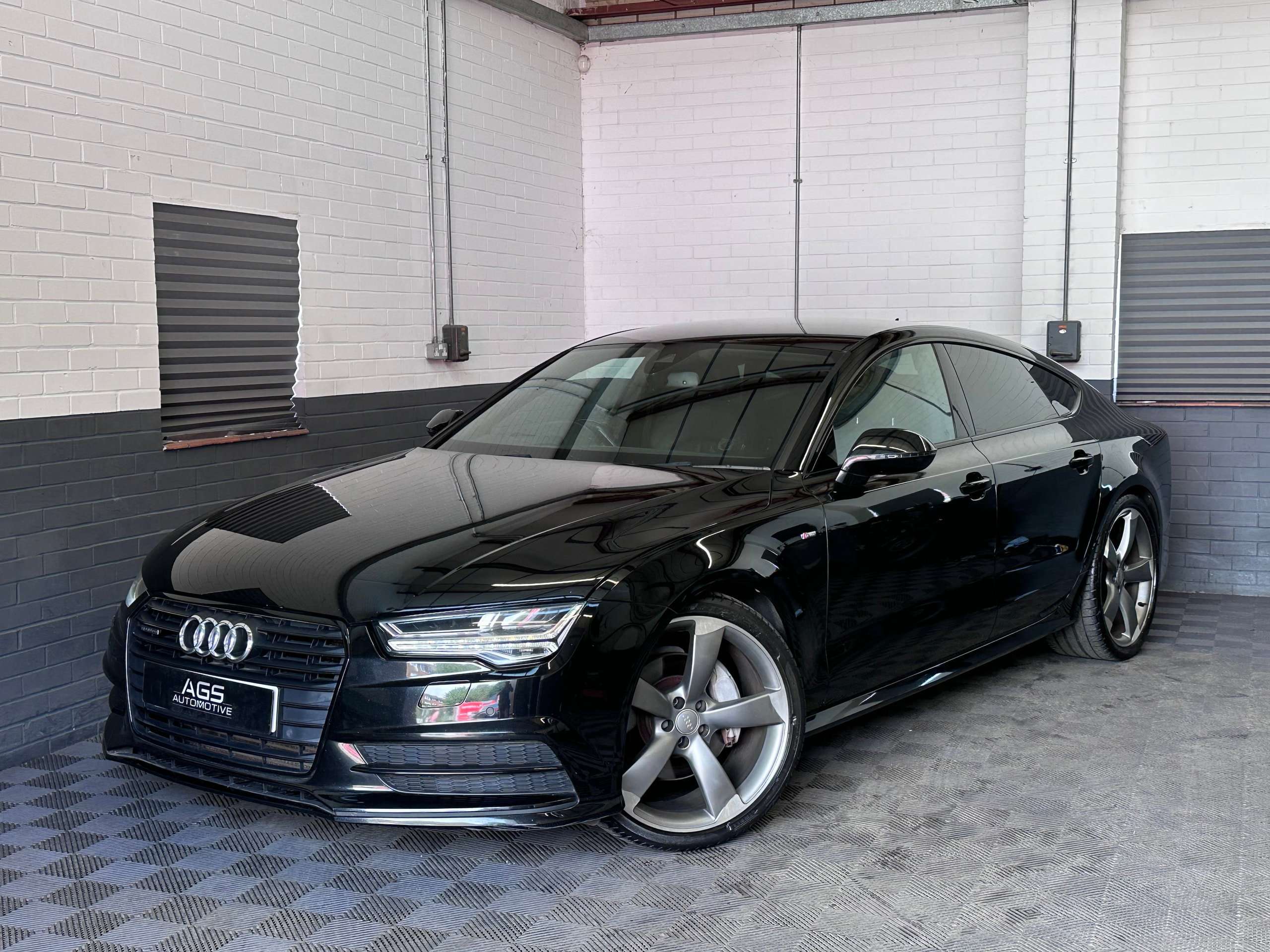 A 2016 AUDI A7 3.0 TDI V6 Black Edition Sportback 5dr Diesel S Tronic quattro Euro 6 (s/s) (272 ps) A 2016 AUDI A7 3.0 TDI V6 Black Edition Sportback 5dr Diesel S Tronic quattro Euro 6 (s/s) (272 ps)