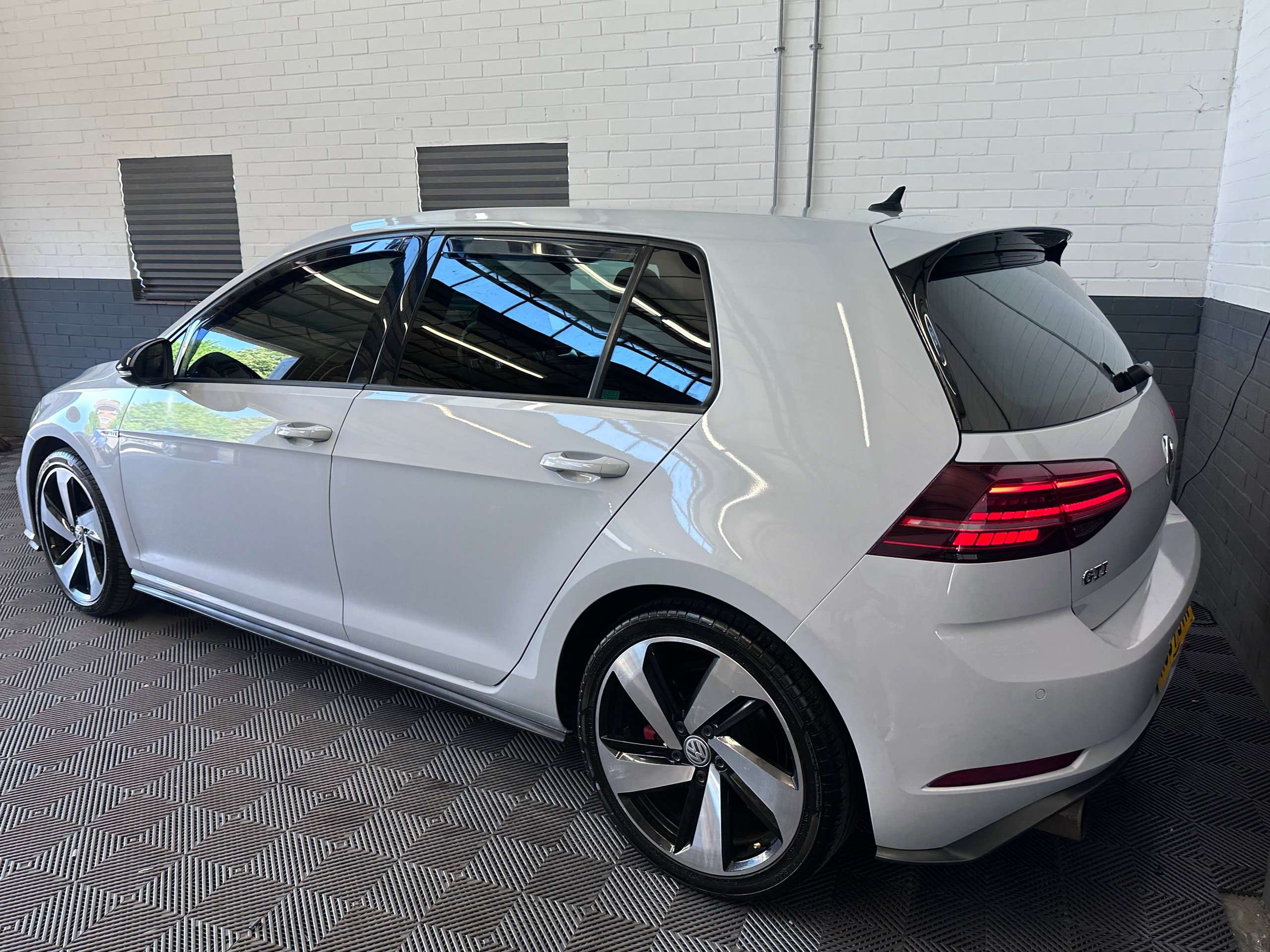 2017 VOLKSWAGEN GOLF 2017 VOLKSWAGEN GOLF