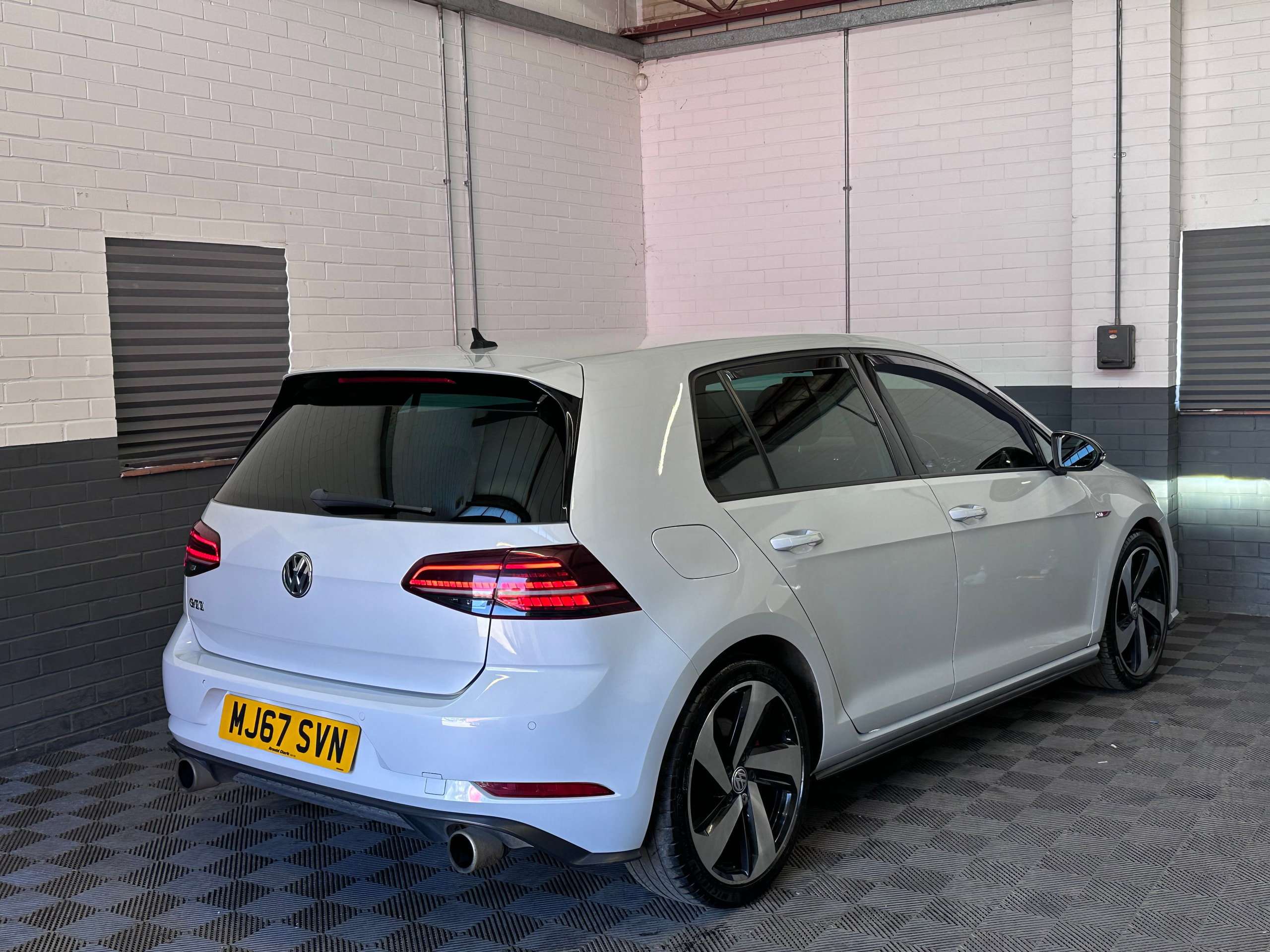 2017 VOLKSWAGEN GOLF 2017 VOLKSWAGEN GOLF