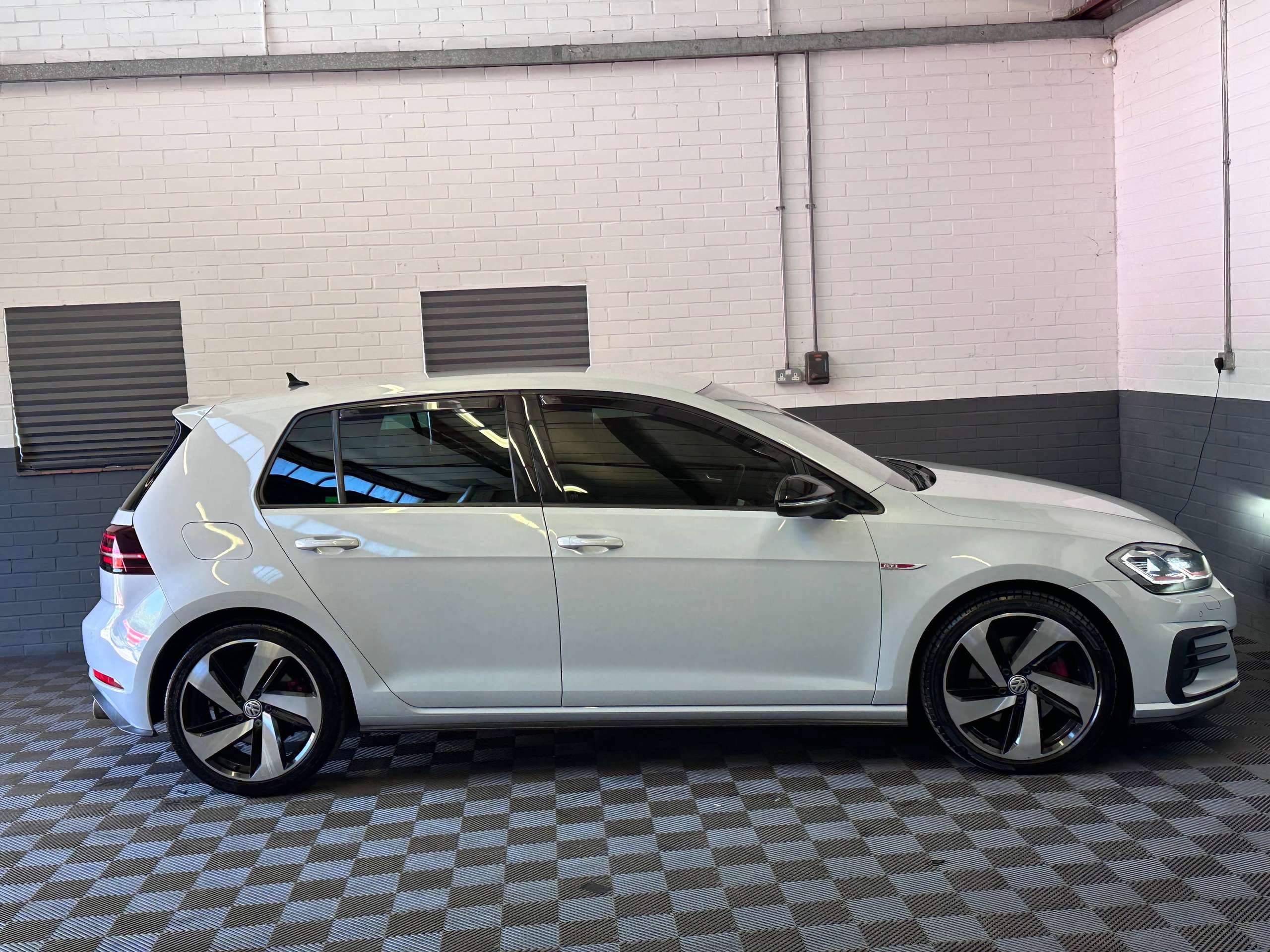 2017 VOLKSWAGEN GOLF 2017 VOLKSWAGEN GOLF