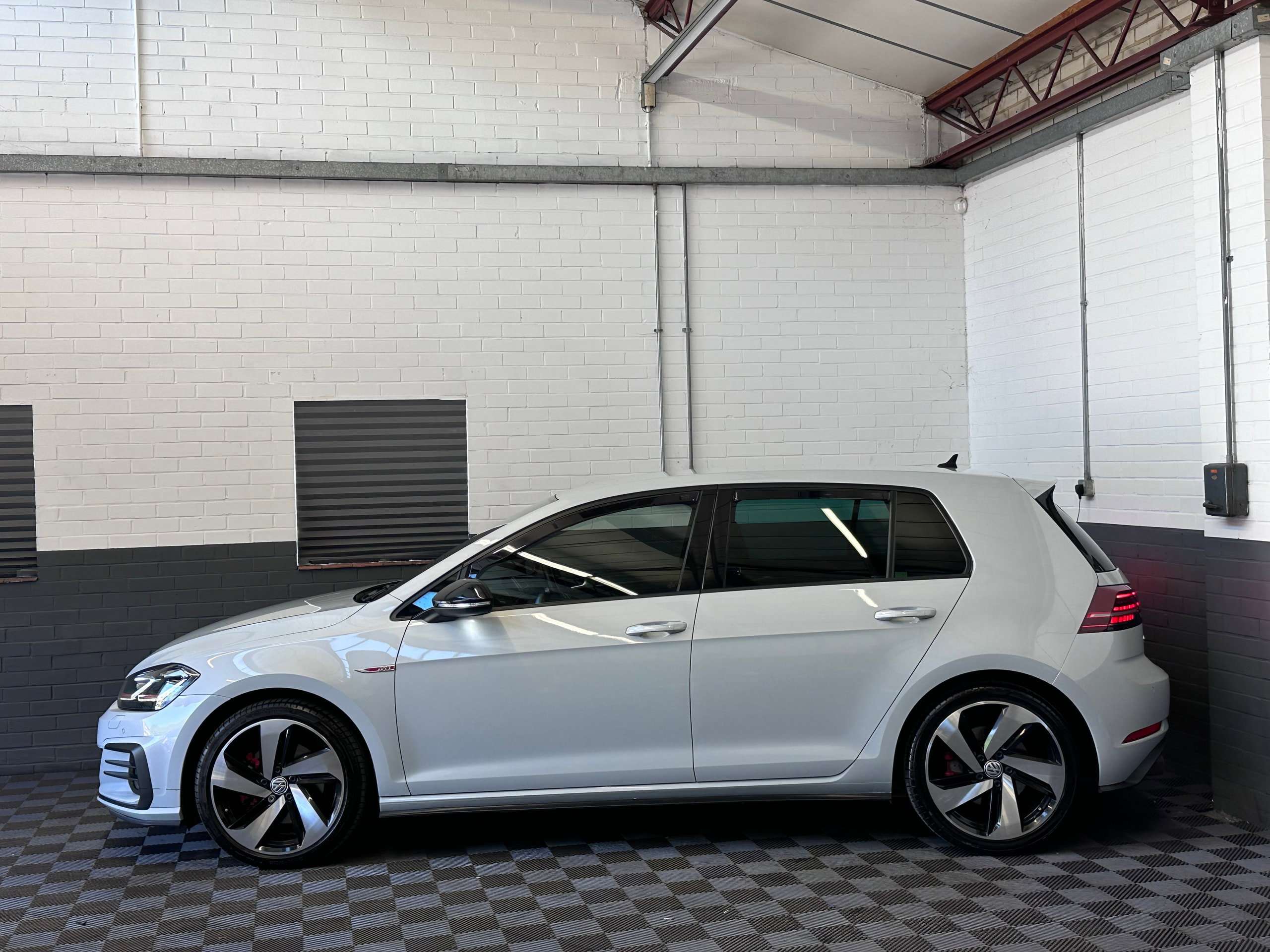 2017 VOLKSWAGEN GOLF 2017 VOLKSWAGEN GOLF