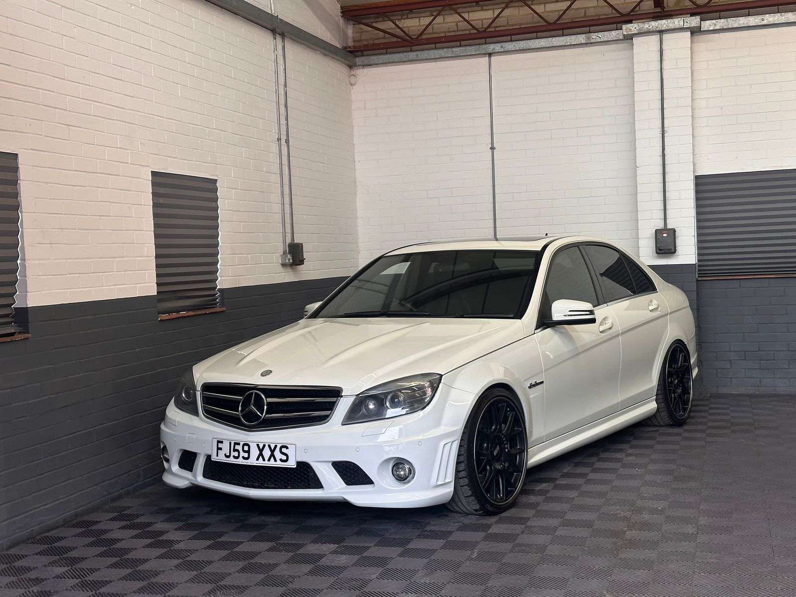 A 2009 MERCEDES-BENZ C CLASS 6.3 C63 V8 AMG Saloon 4dr Petrol G-Tronic Euro 4 (457 ps) A 2009 MERCEDES-BENZ C CLASS 6.3 C63 V8 AMG Saloon 4dr Petrol G-Tronic Euro 4 (457 ps)