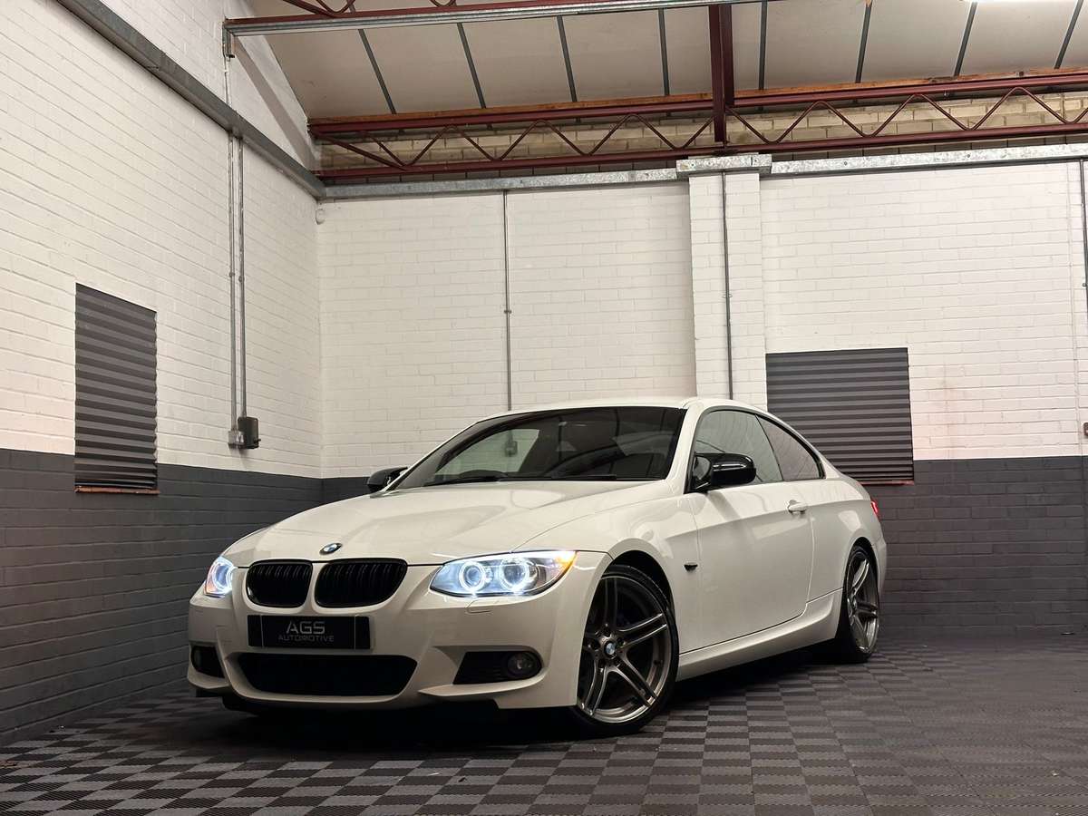 Check out this BMW 3 Series 2012 Diesel Manual