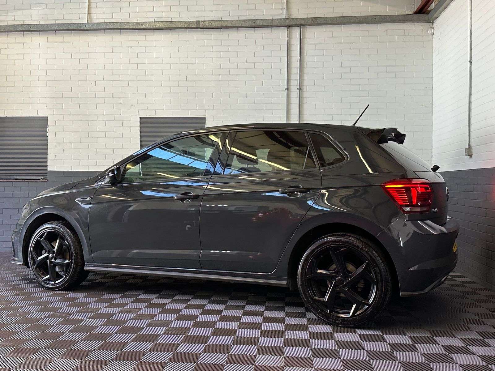 A 2020 VOLKSWAGEN POLO 1.0 TSI GPF R-Line Hatchback 5dr Petrol Manual Euro 6 (s/s) (115 ps) A 2020 VOLKSWAGEN POLO 1.0 TSI GPF R-Line Hatchback 5dr Petrol Manual Euro 6 (s/s) (115 ps)