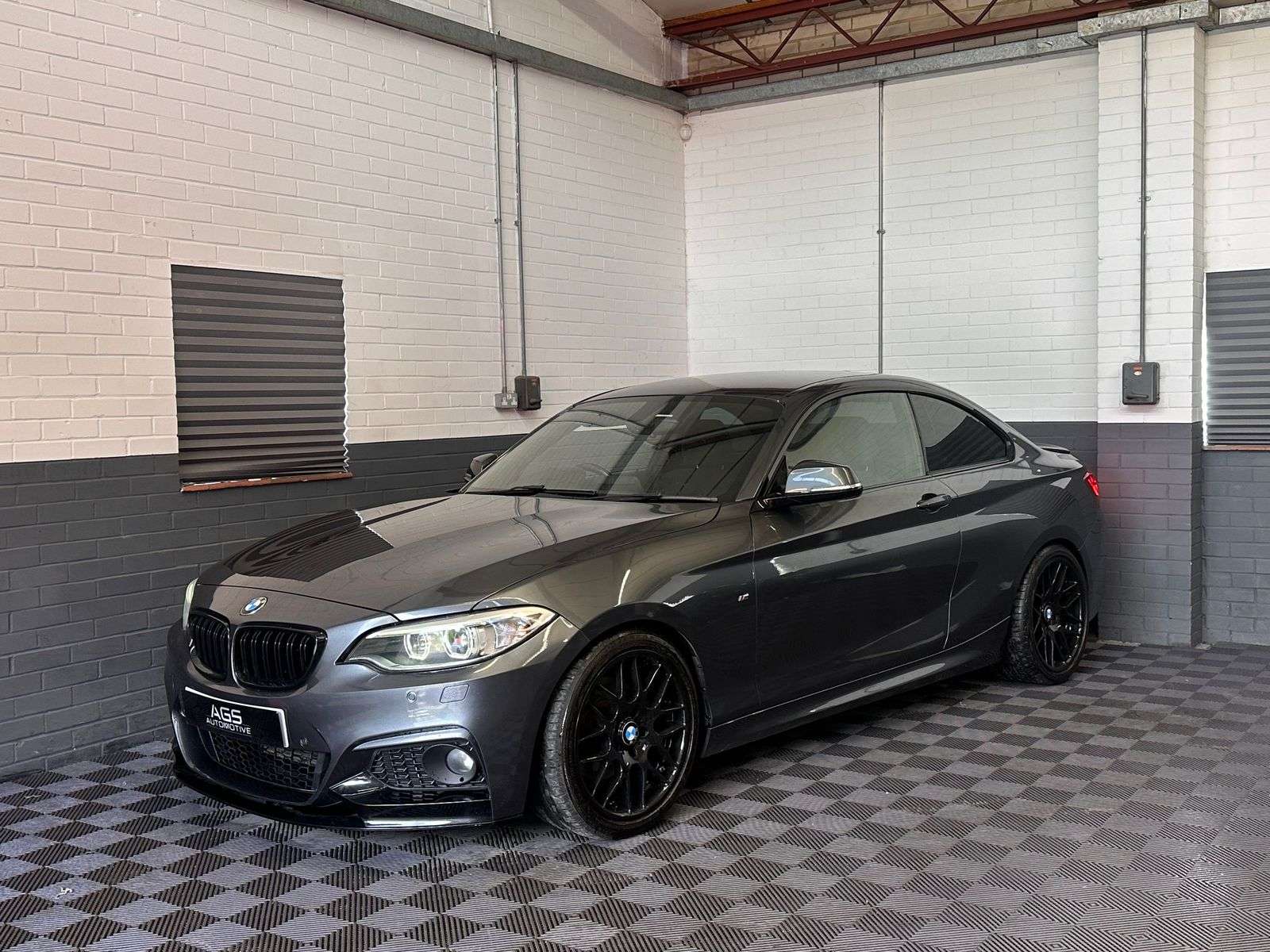 A 2014 BMW 2 SERIES 2.0 220d M Sport Coupe 2dr Diesel Manual Euro 6 (s/s) (184 ps) A 2014 BMW 2 SERIES 2.0 220d M Sport Coupe 2dr Diesel Manual Euro 6 (s/s) (184 ps)