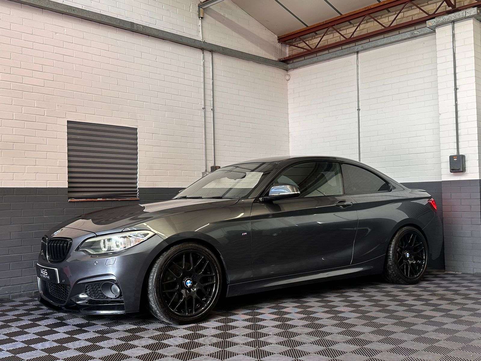 A 2014 BMW 2 SERIES 2.0 220d M Sport Coupe 2dr Diesel Manual Euro 6 (s/s) (184 ps) A 2014 BMW 2 SERIES 2.0 220d M Sport Coupe 2dr Diesel Manual Euro 6 (s/s) (184 ps)