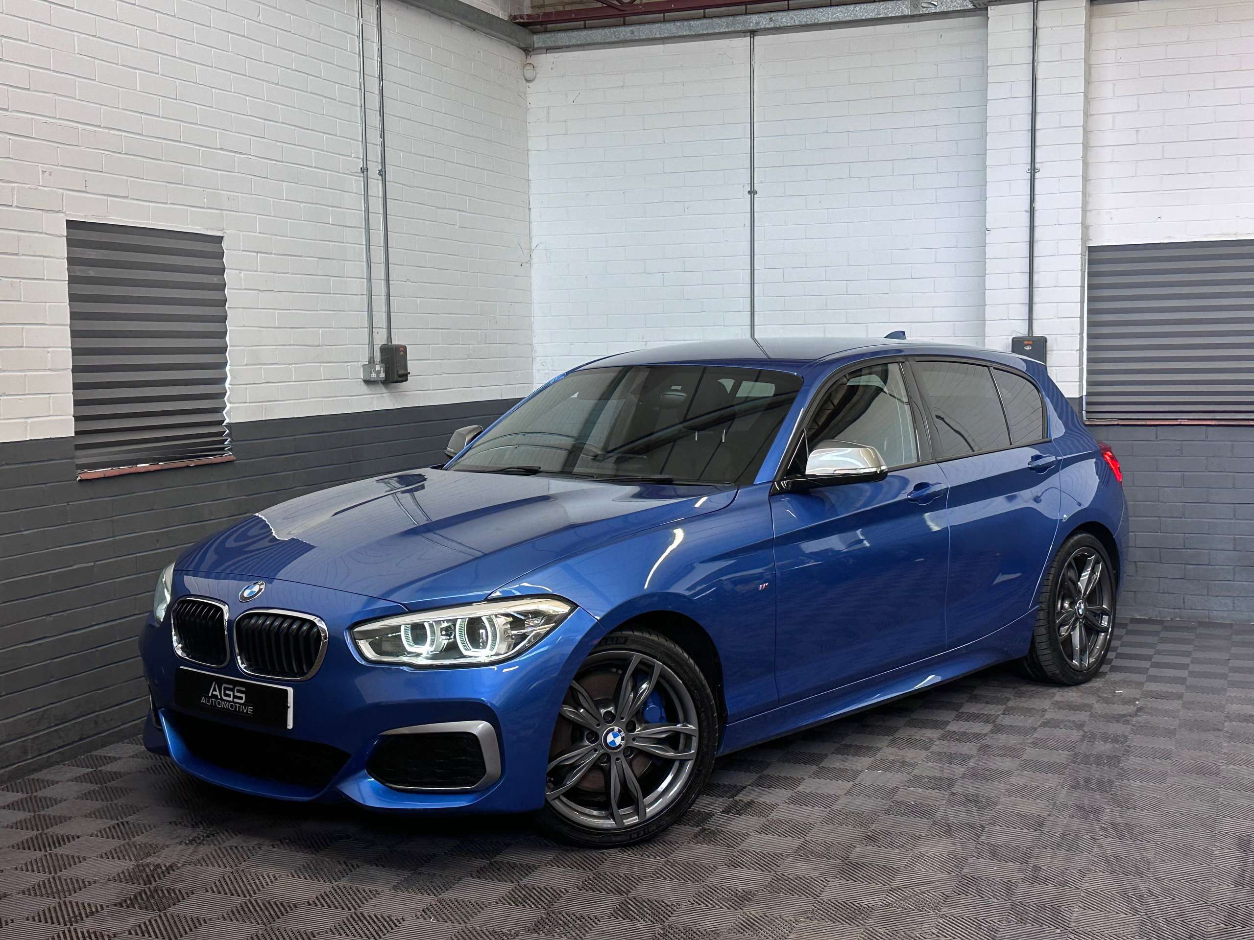 A 2016 BMW 1 SERIES 3.0 M135i Hatchback 5dr Petrol Manual Euro 6 (s/s) (326 ps) A 2016 BMW 1 SERIES 3.0 M135i Hatchback 5dr Petrol Manual Euro 6 (s/s) (326 ps)