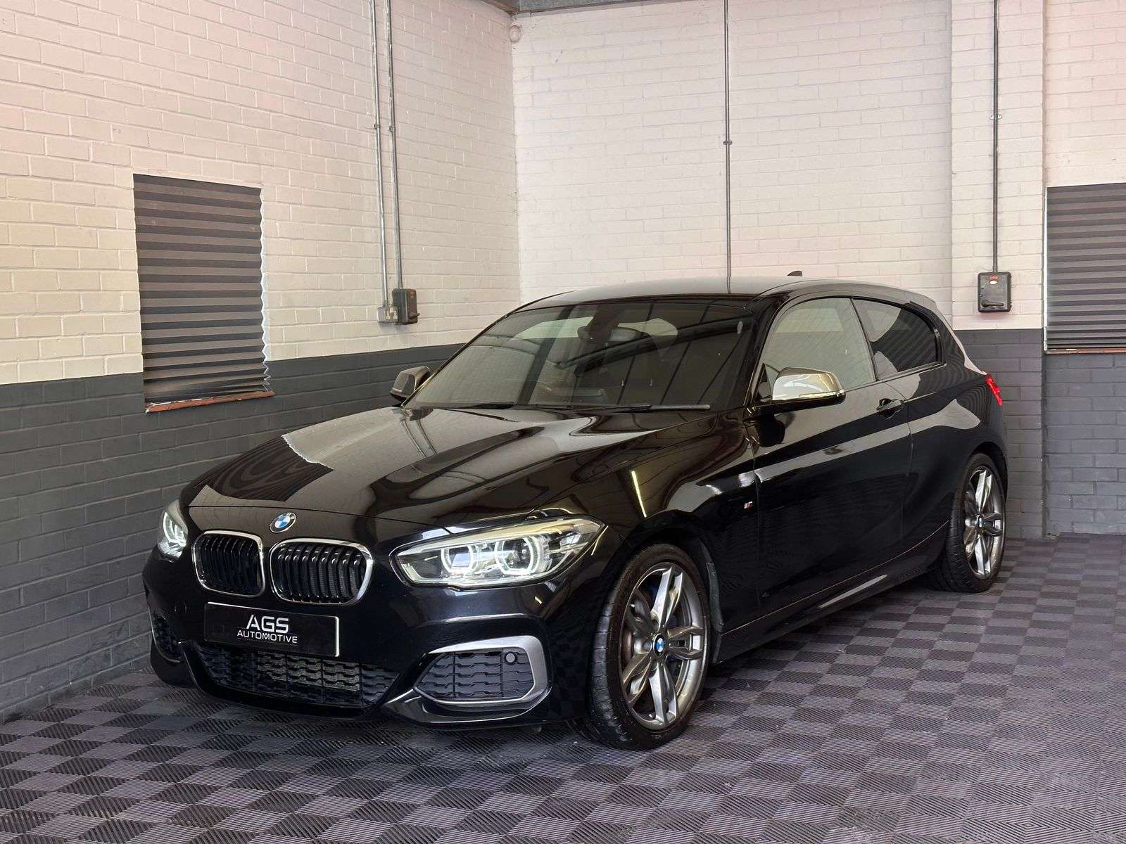 A 2017 BMW 1 SERIES 3.0 M140i Hatchback 3dr Petrol Manual Euro 6 (s/s) (340 ps) A 2017 BMW 1 SERIES 3.0 M140i Hatchback 3dr Petrol Manual Euro 6 (s/s) (340 ps)