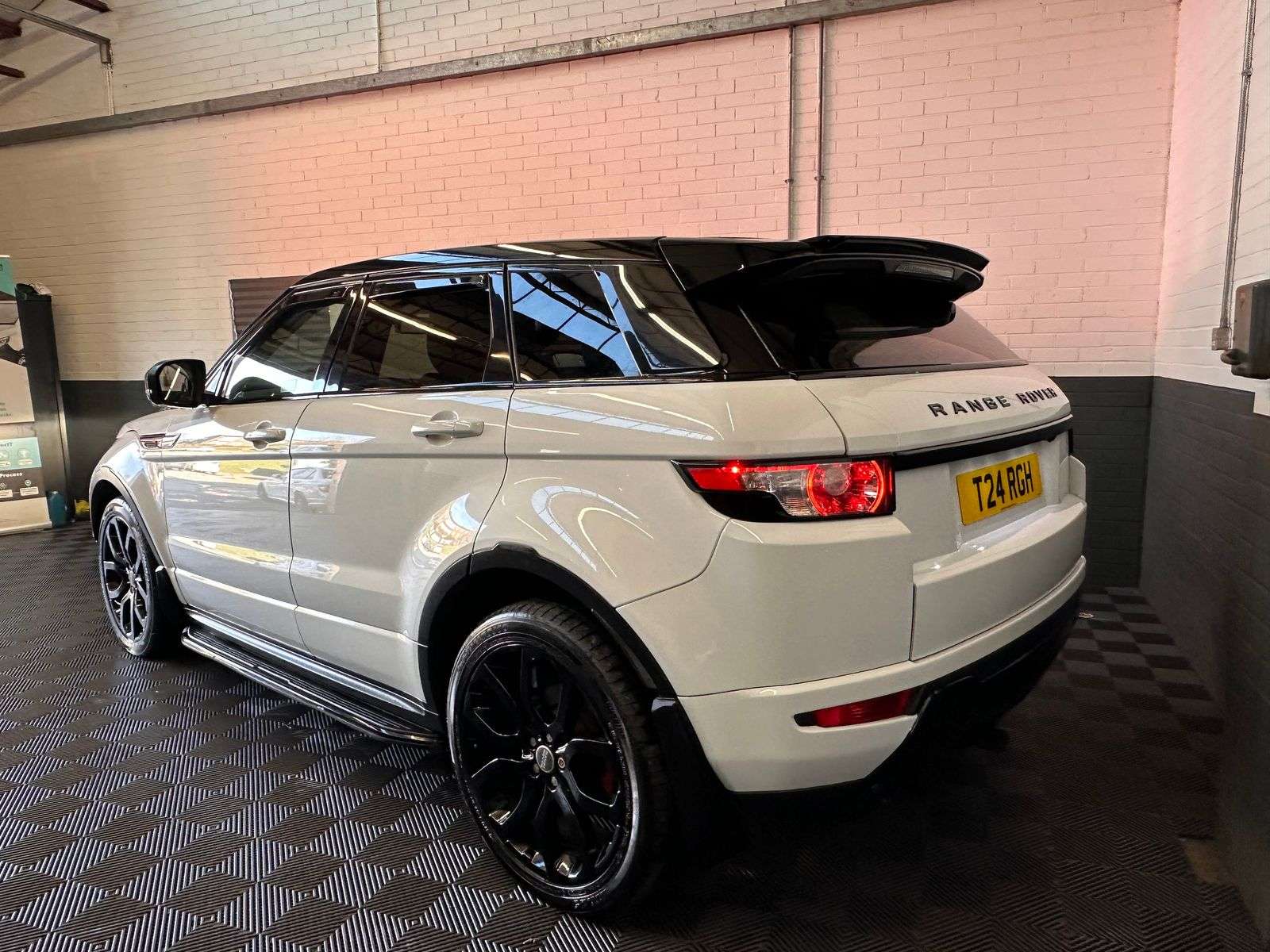 2011 LAND ROVER RANGE ROVER EVOQUE 2011 LAND ROVER RANGE ROVER EVOQUE