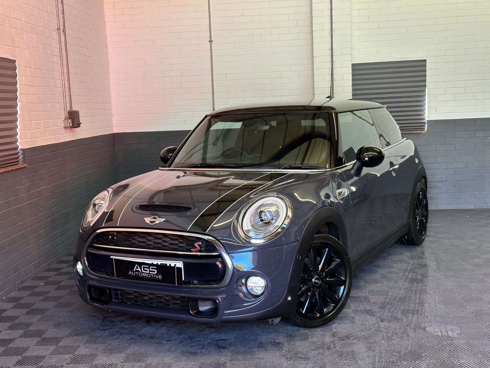 A 2016 MINI HATCH 2.0 Cooper S Hatchback 3dr Petrol Auto Euro 6 (s/s) (192 ps) A 2016 MINI HATCH 2.0 Cooper S Hatchback 3dr Petrol Auto Euro 6 (s/s) (192 ps)