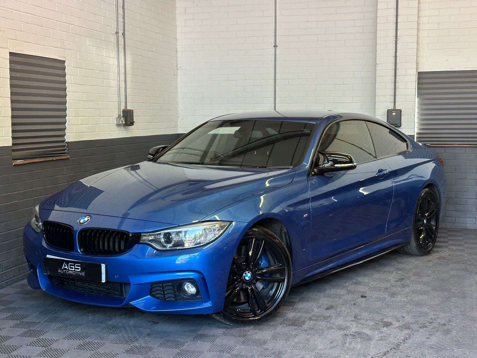 A 2015 BMW 4 SERIES 3.0 435i M Sport Coupe 2dr Petrol Auto Euro 6 (s/s) (306 ps) A 2015 BMW 4 SERIES 3.0 435i M Sport Coupe 2dr Petrol Auto Euro 6 (s/s) (306 ps)