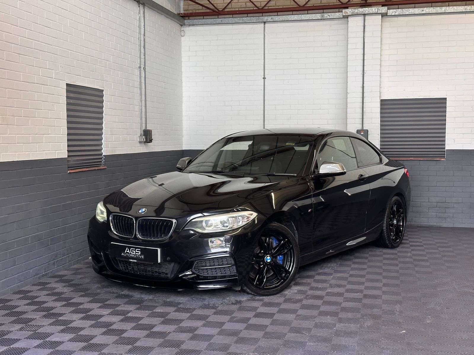 A 2014 BMW 2 SERIES 3.0 M235i Coupe 2dr Petrol Auto Euro 6 (s/s) (326 ps) A 2014 BMW 2 SERIES 3.0 M235i Coupe 2dr Petrol Auto Euro 6 (s/s) (326 ps)