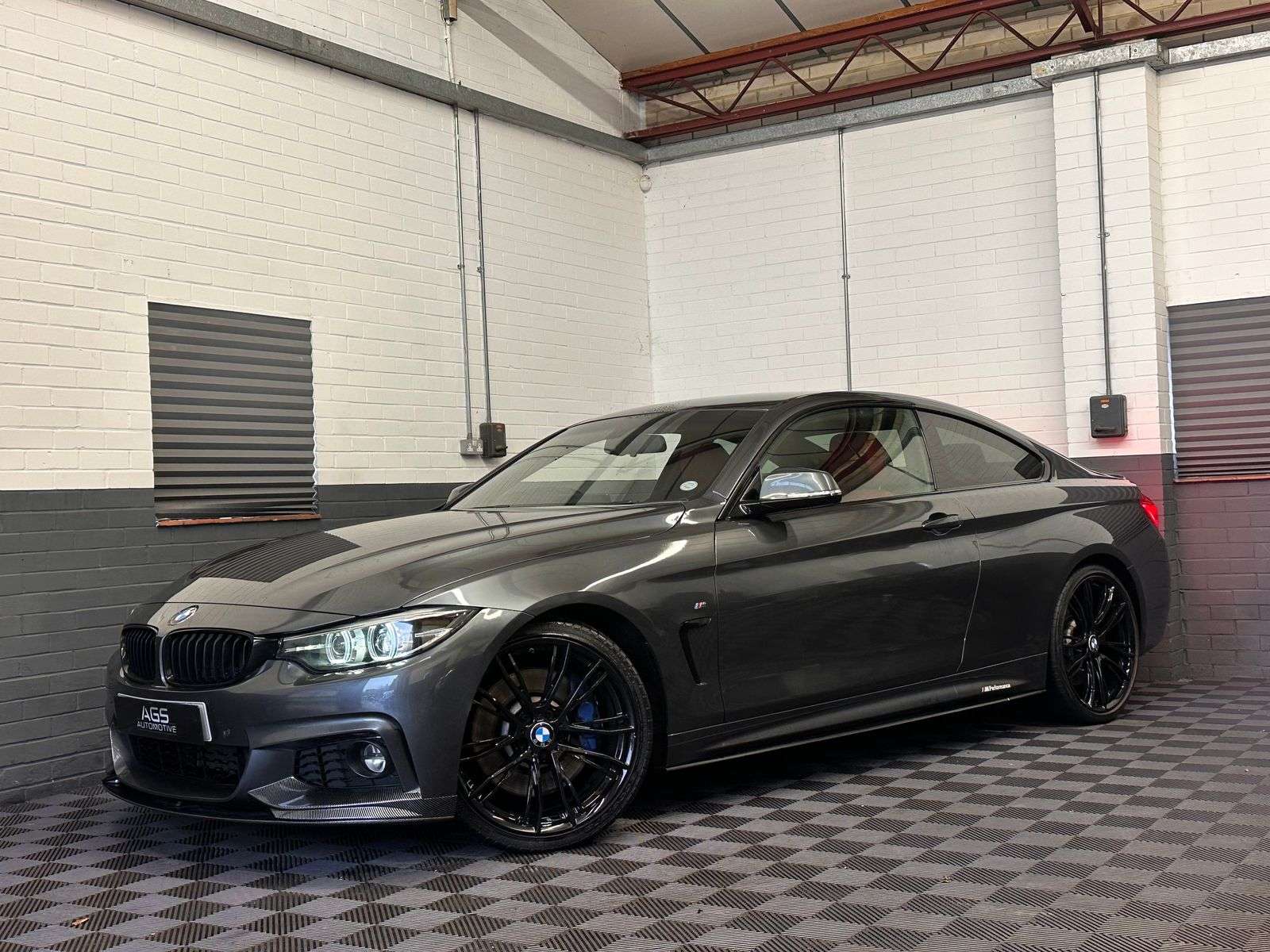 A 2018 BMW 4 SERIES 3.0 440i M Sport Coupe 2dr Petrol Auto Euro 6 (s/s) (326 ps) A 2018 BMW 4 SERIES 3.0 440i M Sport Coupe 2dr Petrol Auto Euro 6 (s/s) (326 ps)