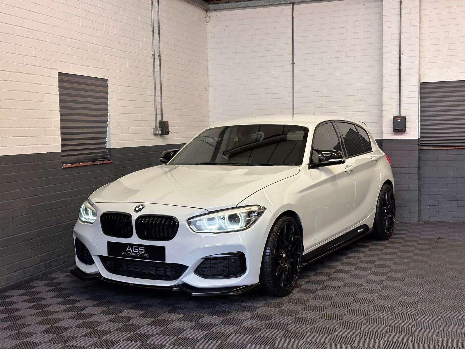 A 2015 BMW 1 SERIES 3.0 M135i Hatchback 5dr Petrol Auto Euro 6 (s/s) (326 ps) A 2015 BMW 1 SERIES 3.0 M135i Hatchback 5dr Petrol Auto Euro 6 (s/s) (326 ps)