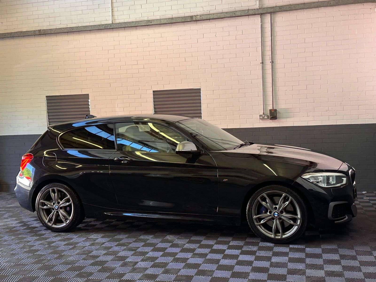 2017 BMW 1 SERIES 2017 BMW 1 SERIES