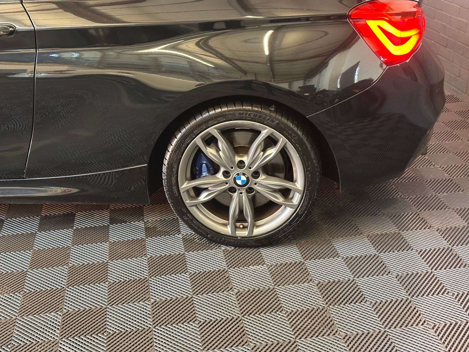 2017 BMW 1 SERIES 2017 BMW 1 SERIES