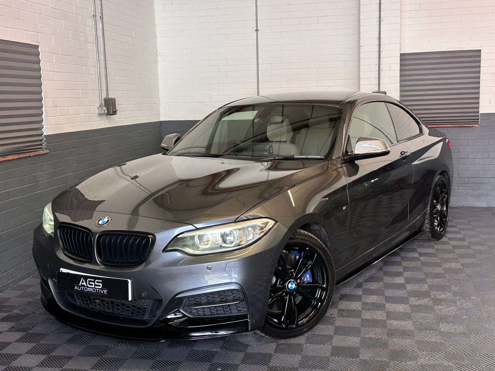 A 2017 BMW 2 SERIES 3.0 M240i Coupe 2dr Petrol Auto Euro 6 (s/s) (340 ps) A 2017 BMW 2 SERIES 3.0 M240i Coupe 2dr Petrol Auto Euro 6 (s/s) (340 ps)