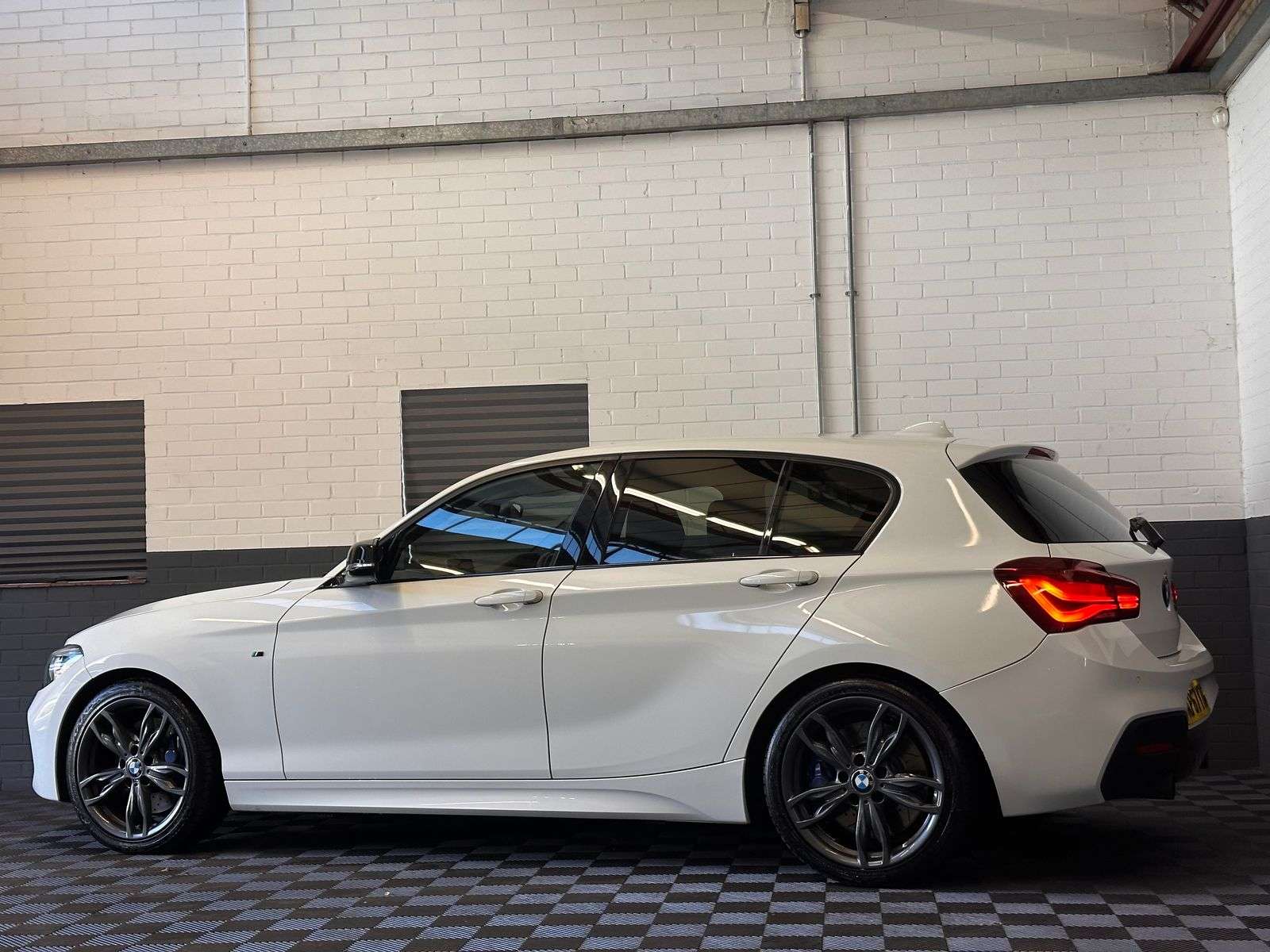 2017 BMW 1 SERIES 2017 BMW 1 SERIES