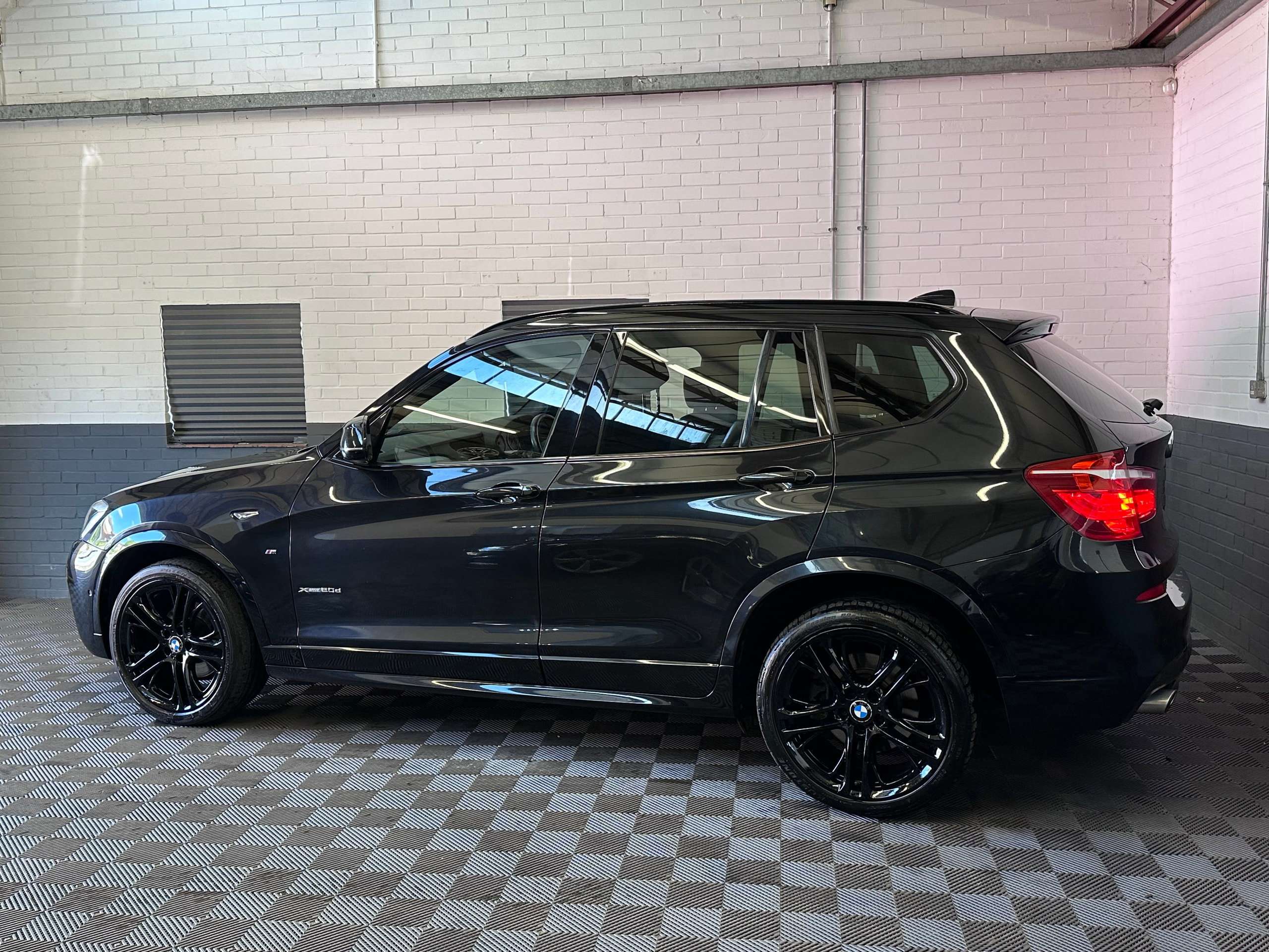 A 2016 BMW X3 2.0 20d M Sport SUV 5dr Diesel Auto xDrive Euro 6 (s/s) (190 ps) A 2016 BMW X3 2.0 20d M Sport SUV 5dr Diesel Auto xDrive Euro 6 (s/s) (190 ps)