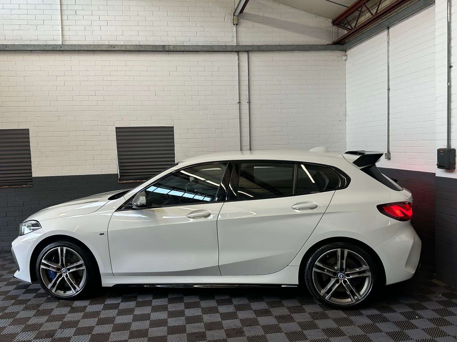 A 2021 BMW 1 SERIES 2.0 M135i Hatchback 5dr Petrol Auto xDrive Euro 6 (s/s) (306 ps) A 2021 BMW 1 SERIES 2.0 M135i Hatchback 5dr Petrol Auto xDrive Euro 6 (s/s) (306 ps)