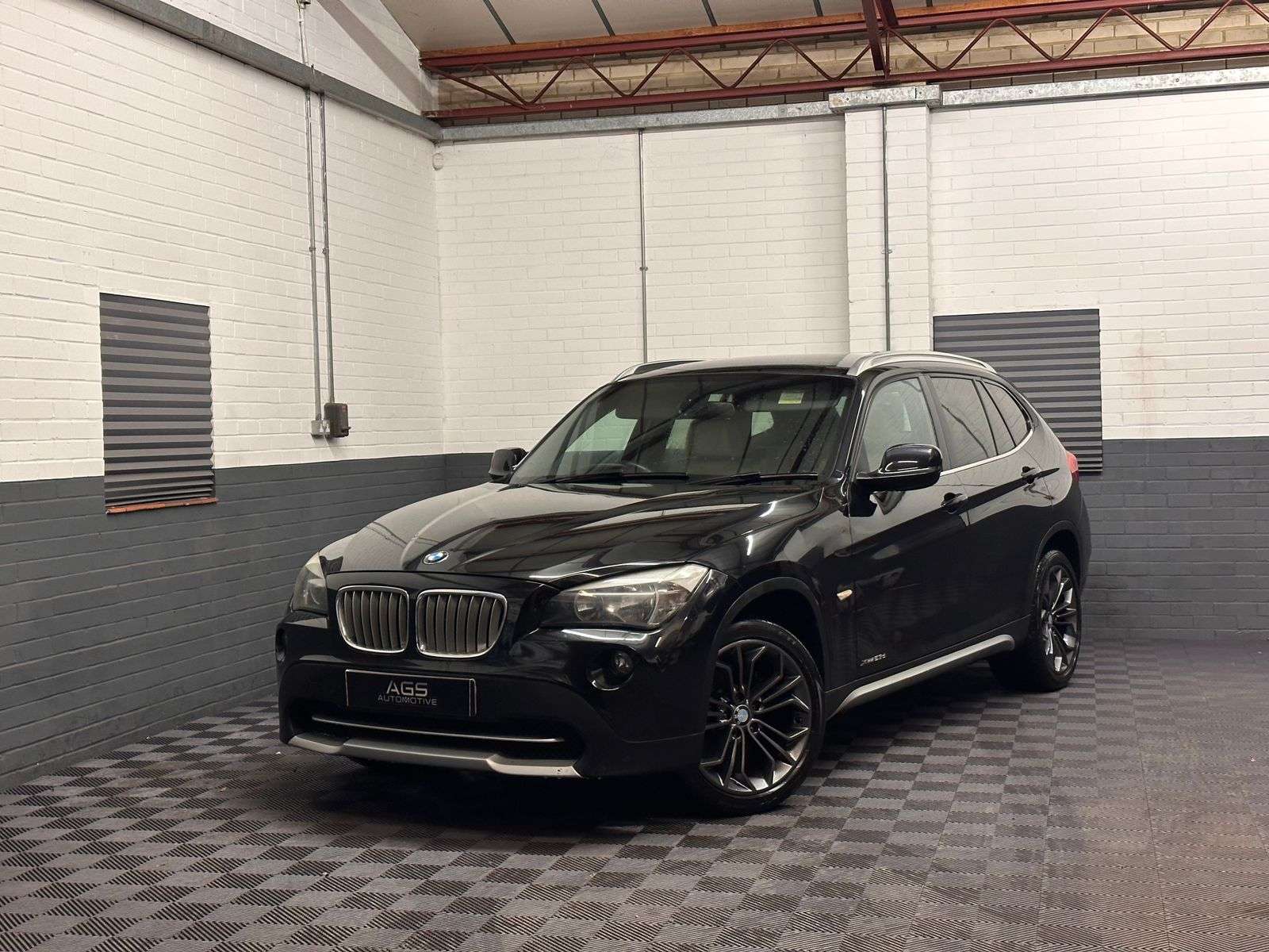A 2011 BMW X1 23d SE SUV 5dr Diesel Steptronic xDrive Euro 5 (204 ps) A 2011 BMW X1 23d SE SUV 5dr Diesel Steptronic xDrive Euro 5 (204 ps)
