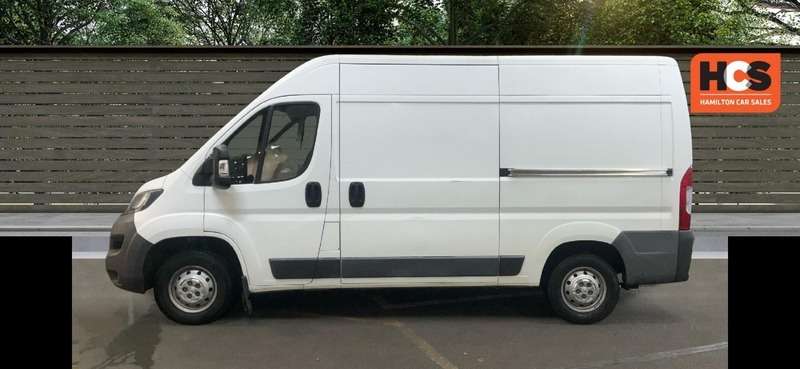 A 2017 PEUGEOT BOXER BLUE HDI 335 L2H2 PROFESSIONAL P/V A 2017 PEUGEOT BOXER BLUE HDI 335 L2H2 PROFESSIONAL P/V