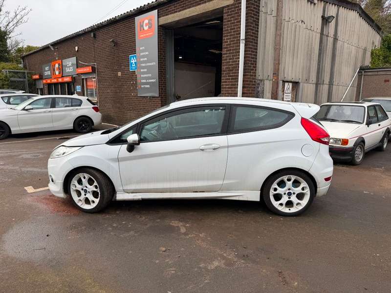 A 2011 FORD FIESTA S1600 A 2011 FORD FIESTA S1600