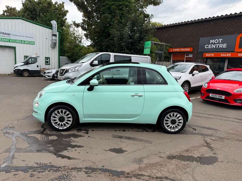 A 2015 FIAT 500 LOUNGE A 2015 FIAT 500 LOUNGE