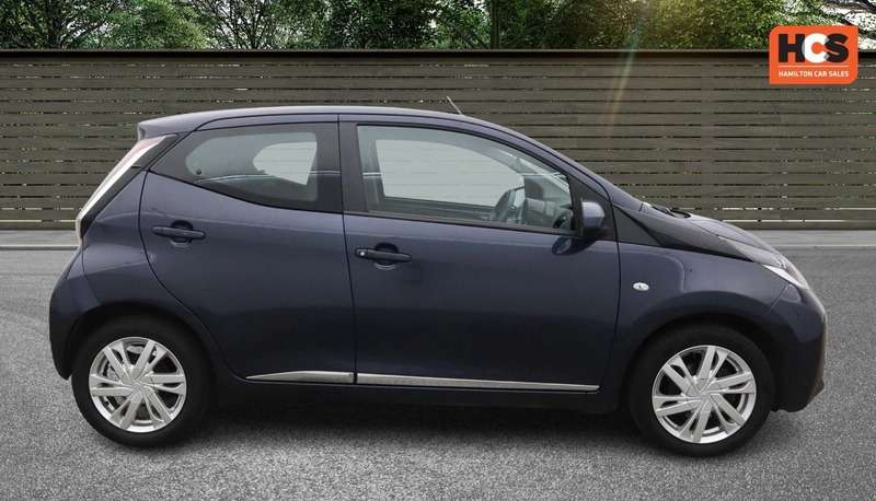 A 2014 TOYOTA AYGO VVT-I X-PRESSION A 2014 TOYOTA AYGO VVT-I X-PRESSION