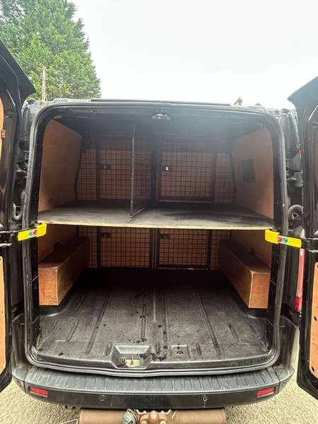 A 2018 FORD TRANSIT CUSTOM 270 LIMITED LR P/V A 2018 FORD TRANSIT CUSTOM 270 LIMITED LR P/V