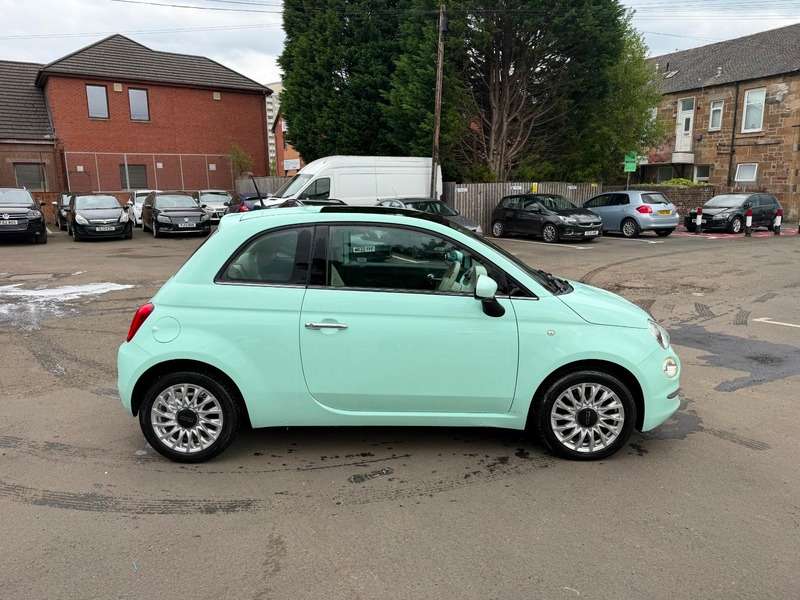 A 2015 FIAT 500 LOUNGE A 2015 FIAT 500 LOUNGE