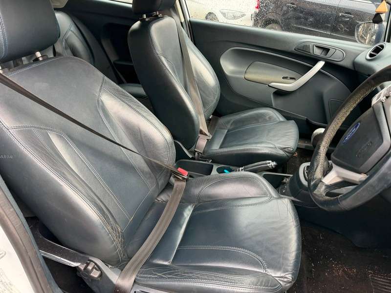 2011 FORD FIESTA 2011 FORD FIESTA