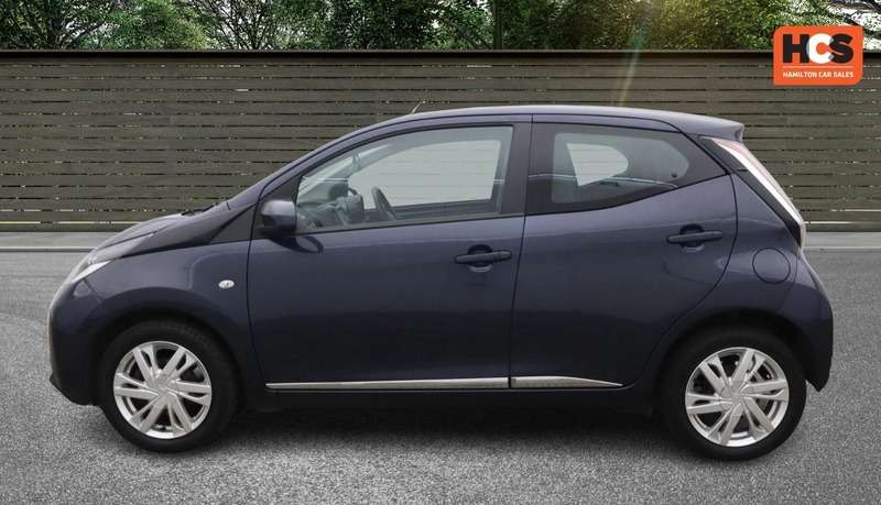 A 2014 TOYOTA AYGO VVT-I X-PRESSION A 2014 TOYOTA AYGO VVT-I X-PRESSION