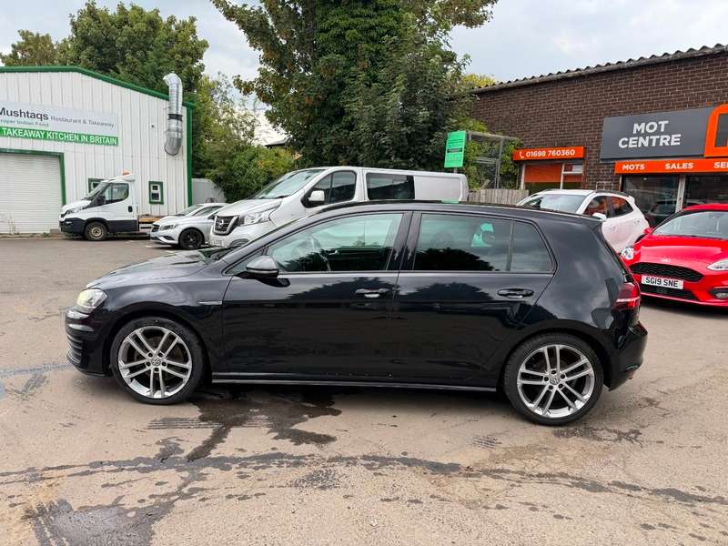 A 2017 VOLKSWAGEN GOLF GTD A 2017 VOLKSWAGEN GOLF GTD