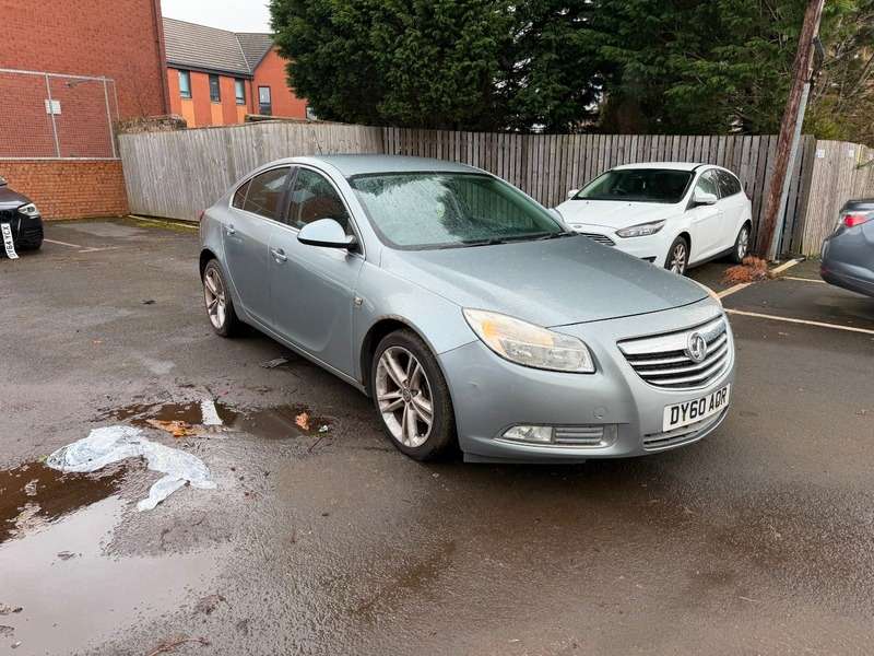 A 2010 VAUXHALL INSIGNIA SRI CDTI A 2010 VAUXHALL INSIGNIA SRI CDTI