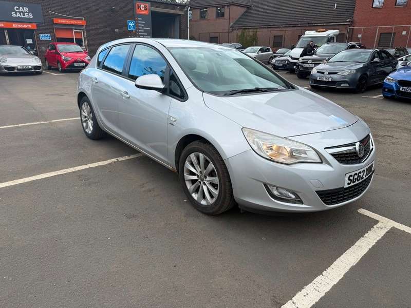 A 2012 VAUXHALL ASTRA ACTIVE A 2012 VAUXHALL ASTRA ACTIVE