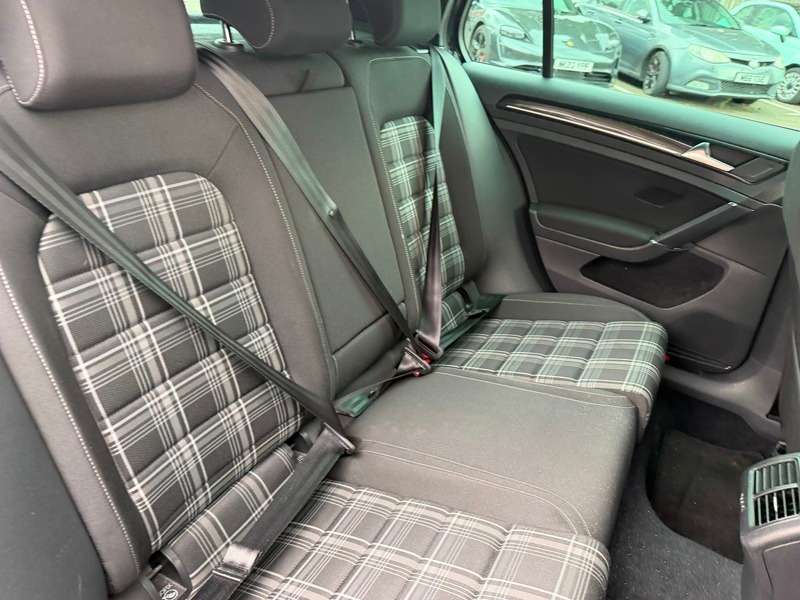 2017 VOLKSWAGEN GOLF 2017 VOLKSWAGEN GOLF