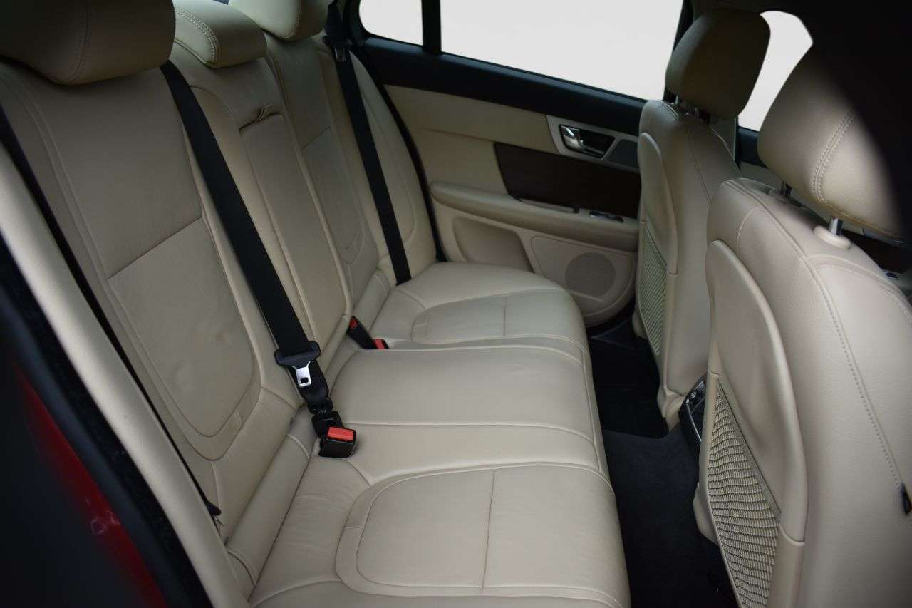 2014 JAGUAR XF 2014 JAGUAR XF