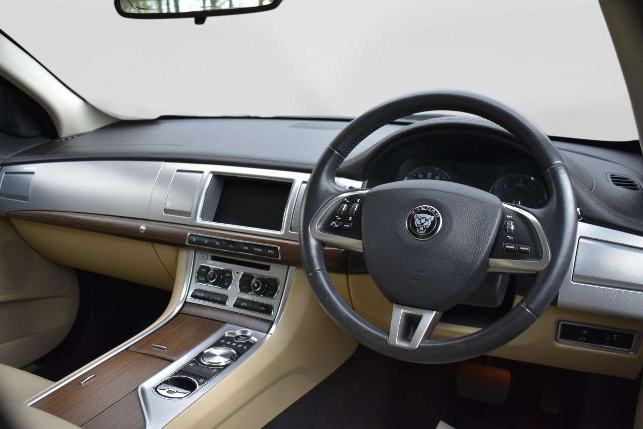 2014 JAGUAR XF 2014 JAGUAR XF