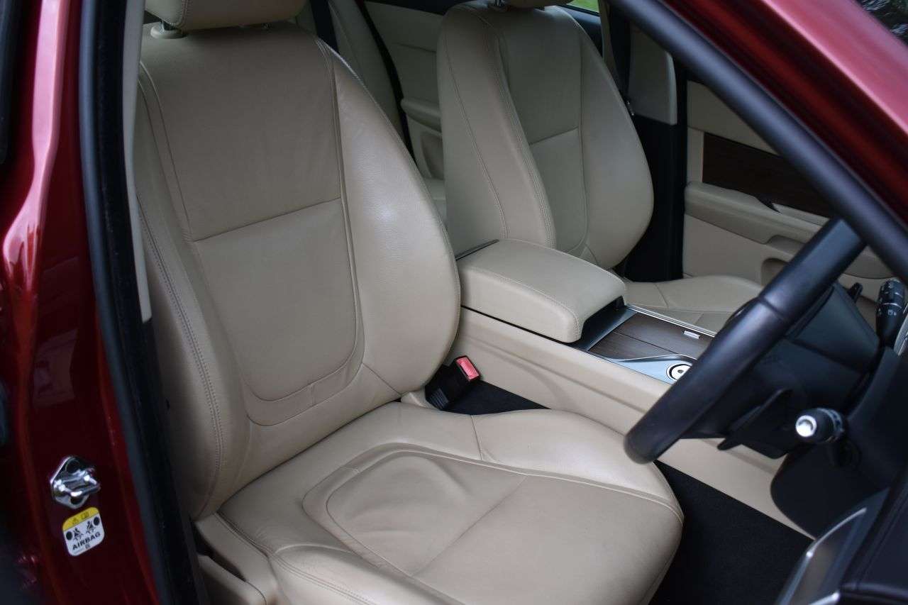 2014 JAGUAR XF 2014 JAGUAR XF