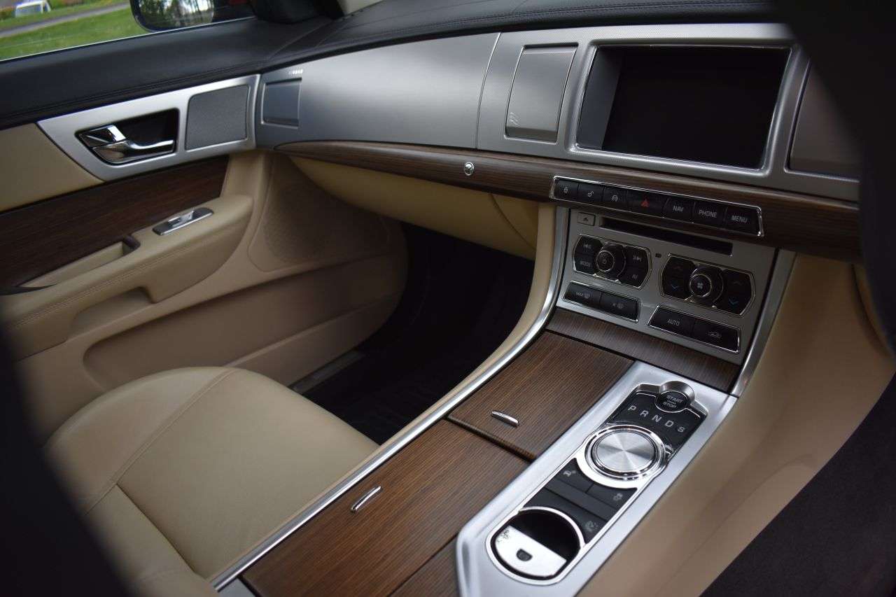 2014 JAGUAR XF 2014 JAGUAR XF