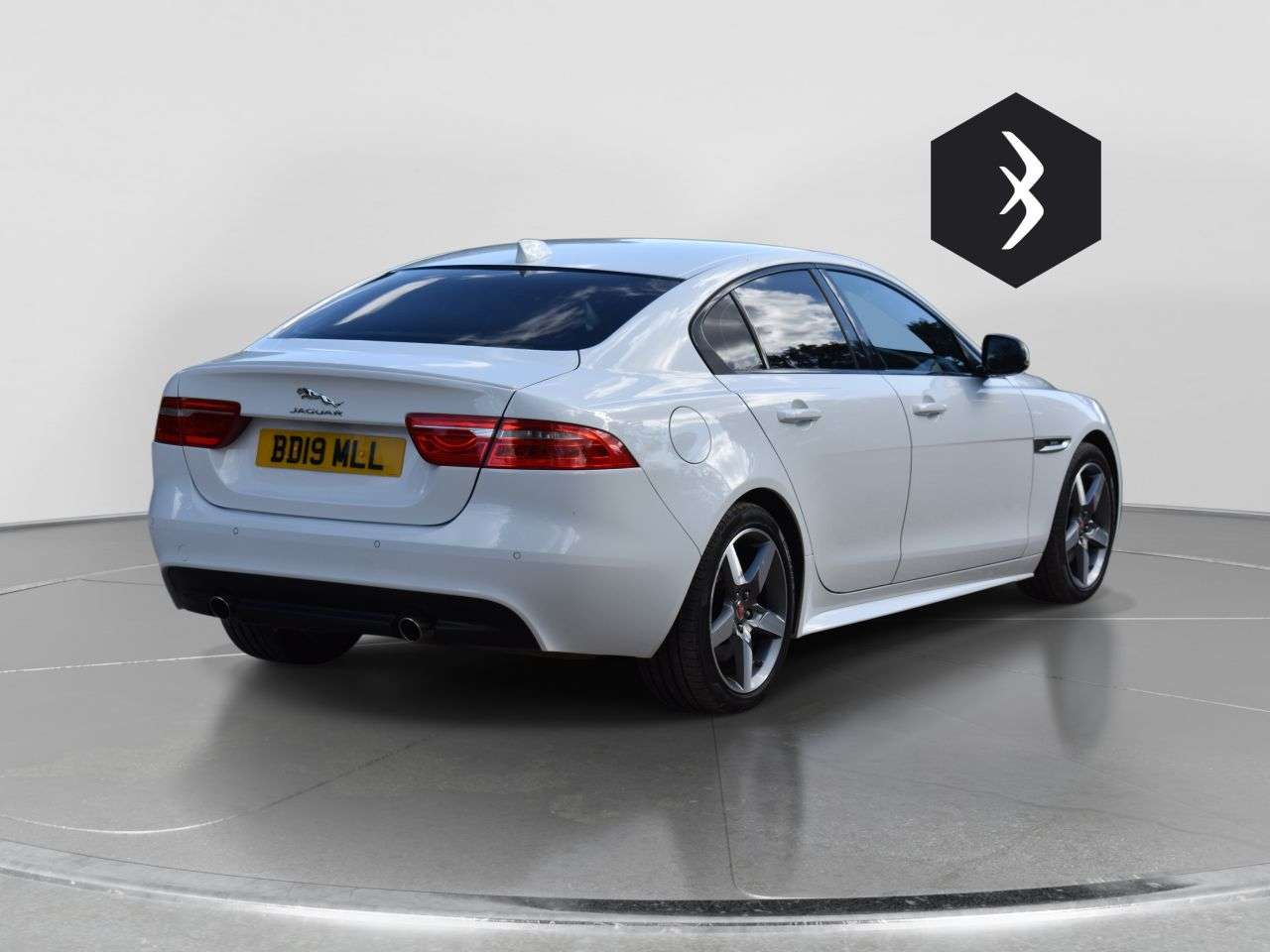 2019 JAGUAR XE 2019 JAGUAR XE