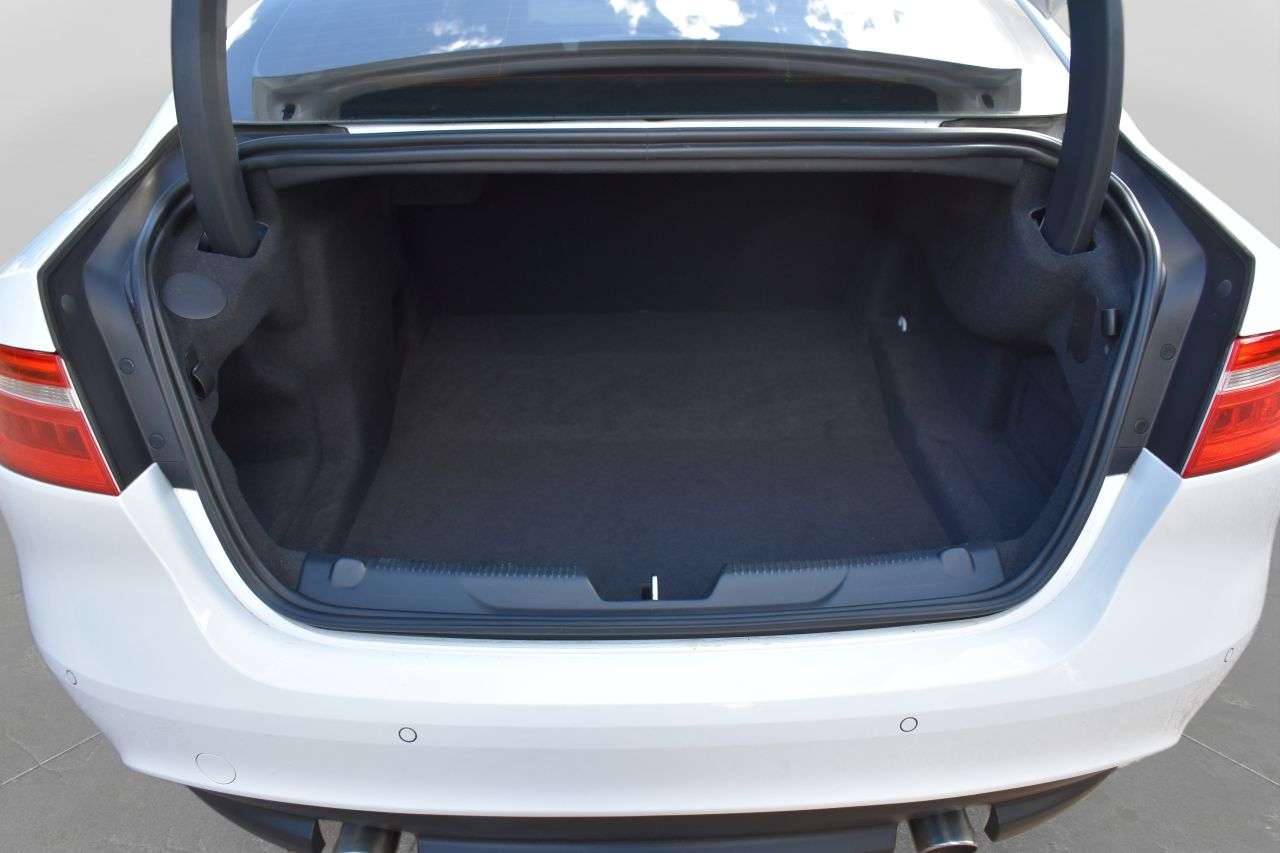 2019 JAGUAR XE 2019 JAGUAR XE