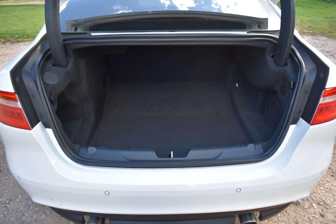 2019 JAGUAR XE 2019 JAGUAR XE