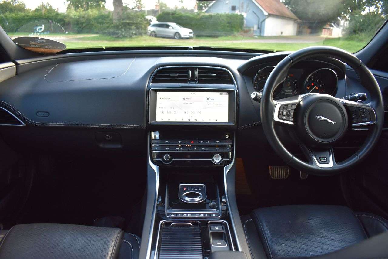 2019 JAGUAR XE 2019 JAGUAR XE