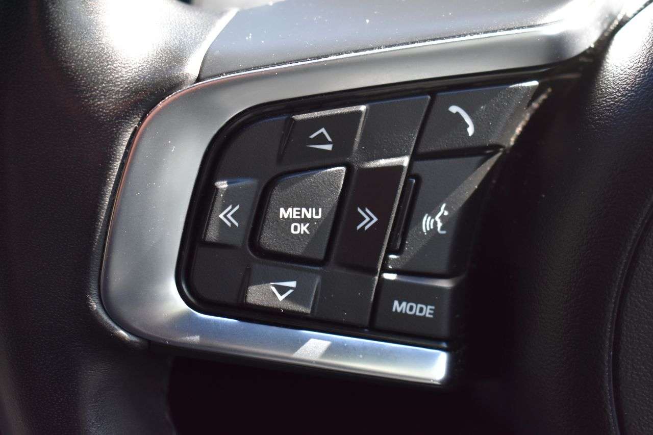 2019 JAGUAR XE 2019 JAGUAR XE