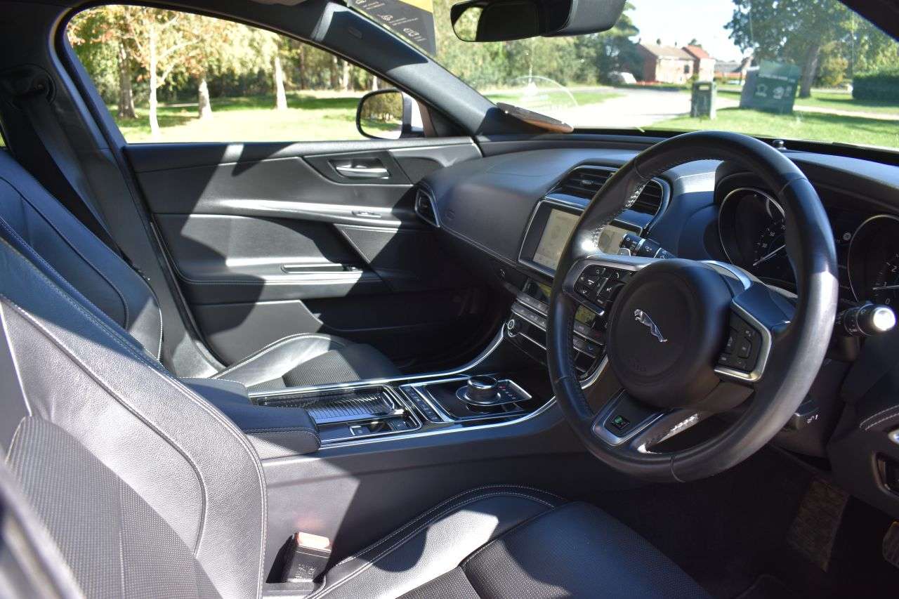 2019 JAGUAR XE 2019 JAGUAR XE