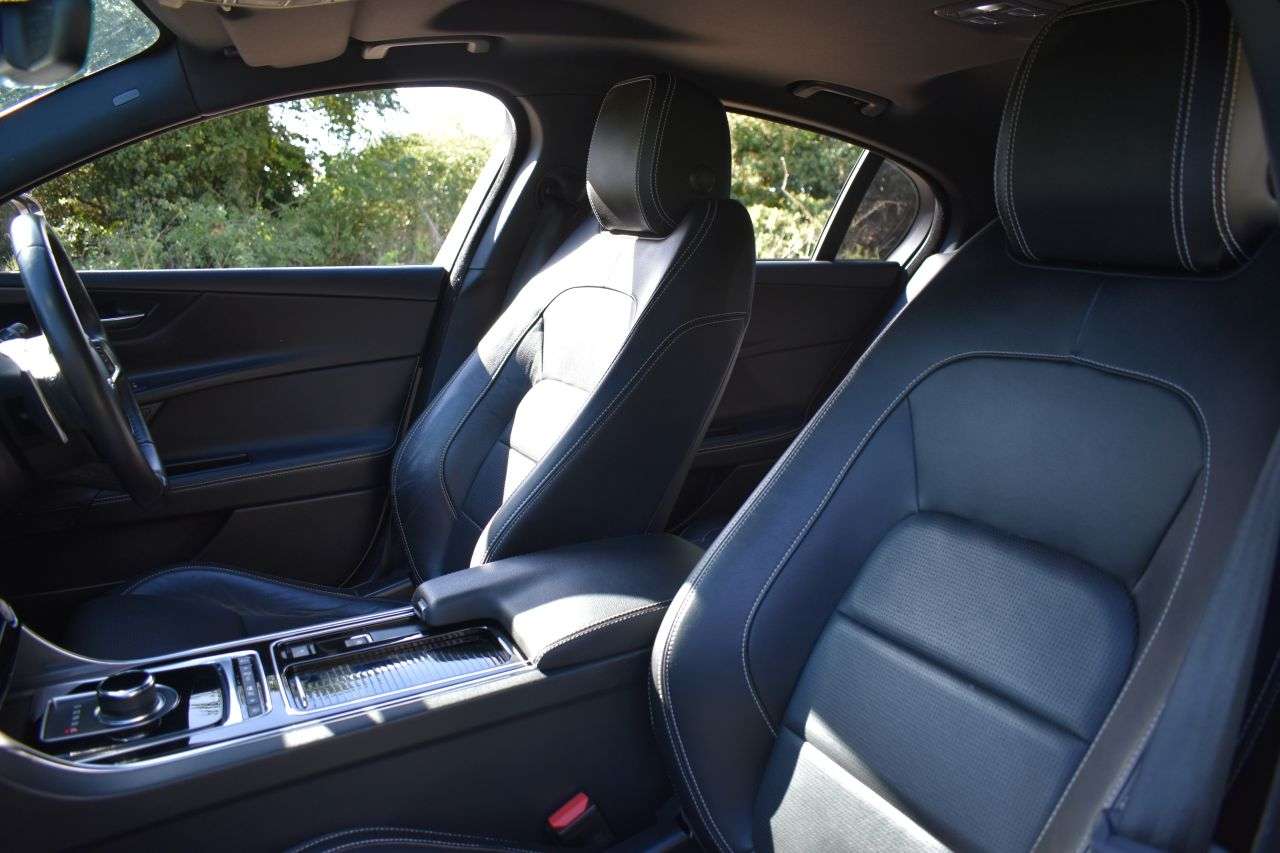 2019 JAGUAR XE 2019 JAGUAR XE